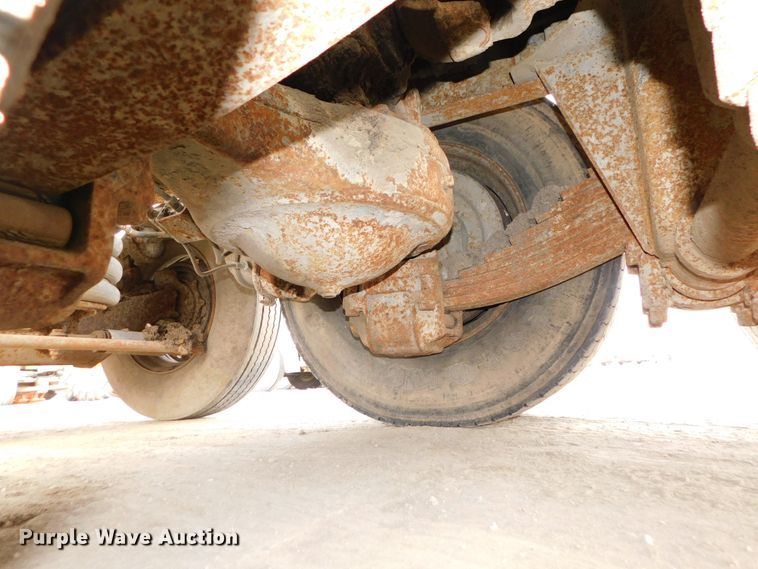 image for item DJ5935 1995 Mack RD690S  water truck