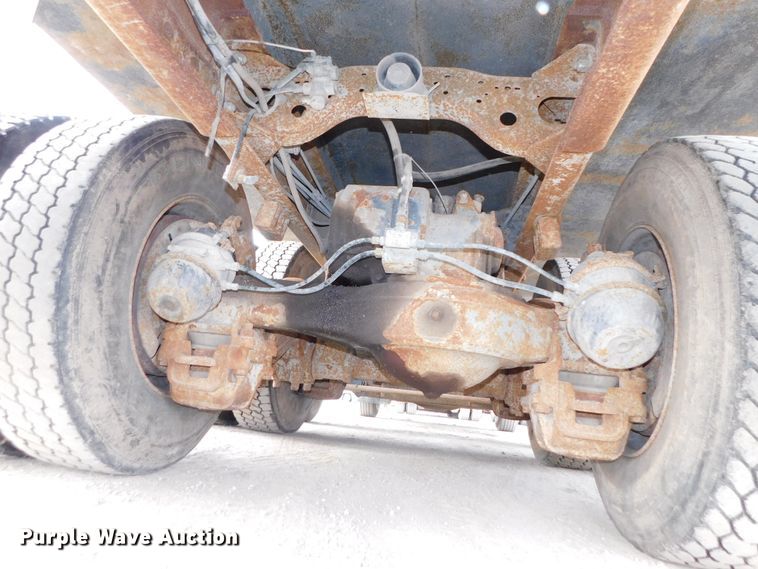 image for item DJ5935 1995 Mack RD690S  water truck