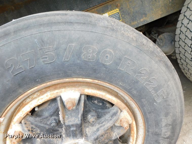 image for item DJ5935 1995 Mack RD690S  water truck