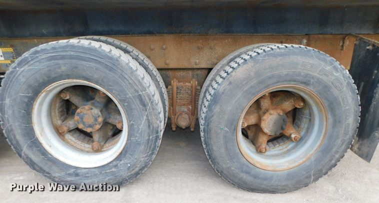 image for item DJ5935 1995 Mack RD690S  water truck