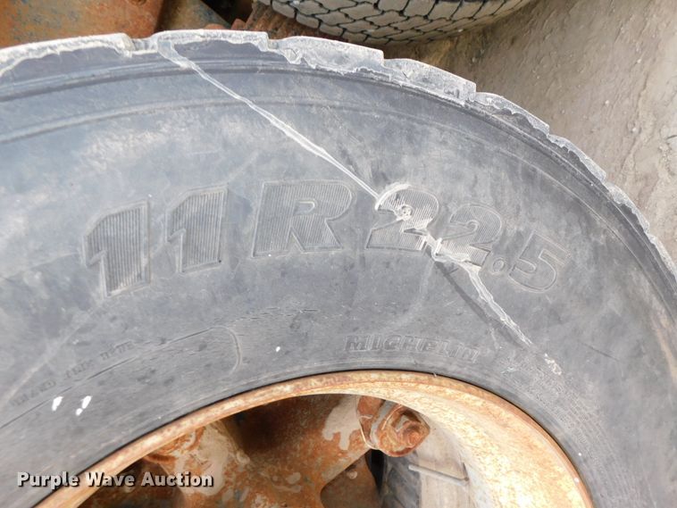 image for item DJ5935 1995 Mack RD690S  water truck