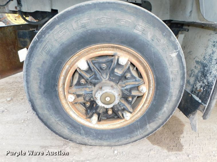 image for item DJ5935 1995 Mack RD690S  water truck