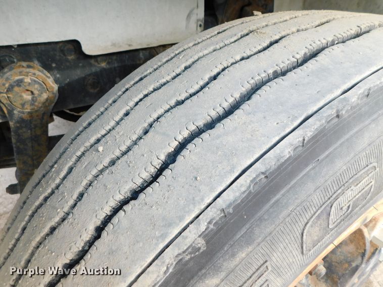 image for item DJ5935 1995 Mack RD690S  water truck