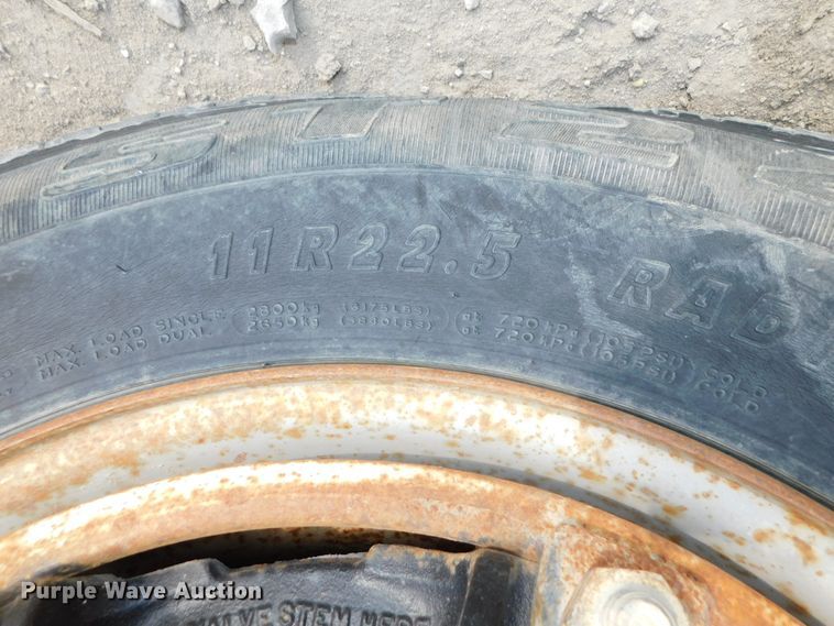 image for item DJ5935 1995 Mack RD690S  water truck