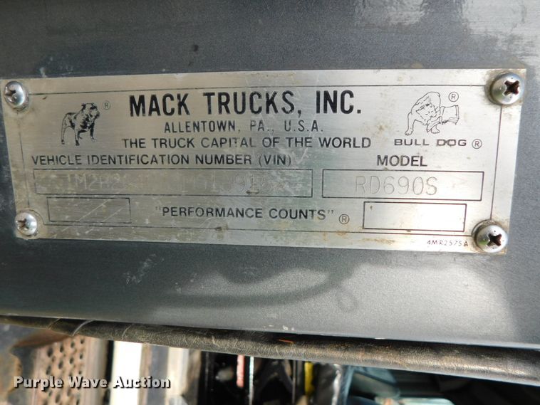 image for item DJ5935 1995 Mack RD690S  water truck