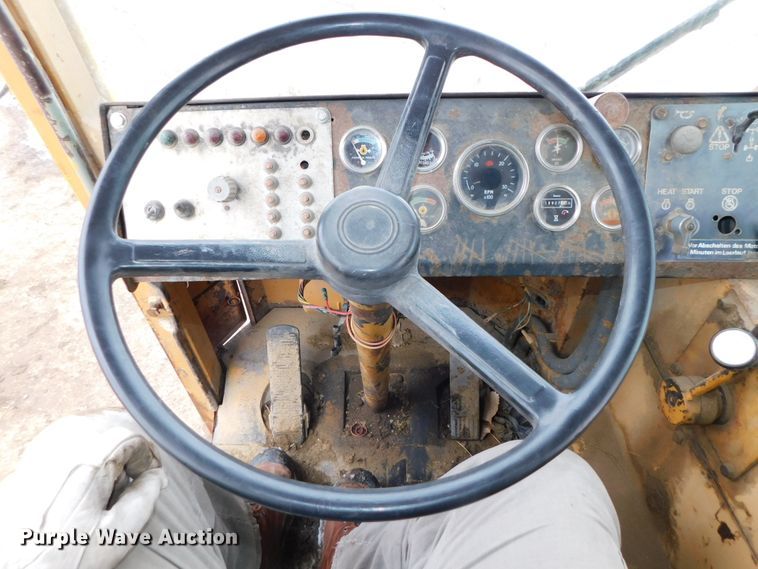 image for item DJ5943 Caterpillar D25B  articulated haul truck