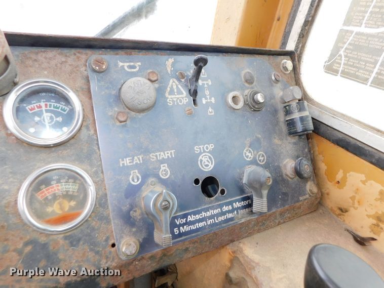 image for item DJ5943 Caterpillar D25B  articulated haul truck