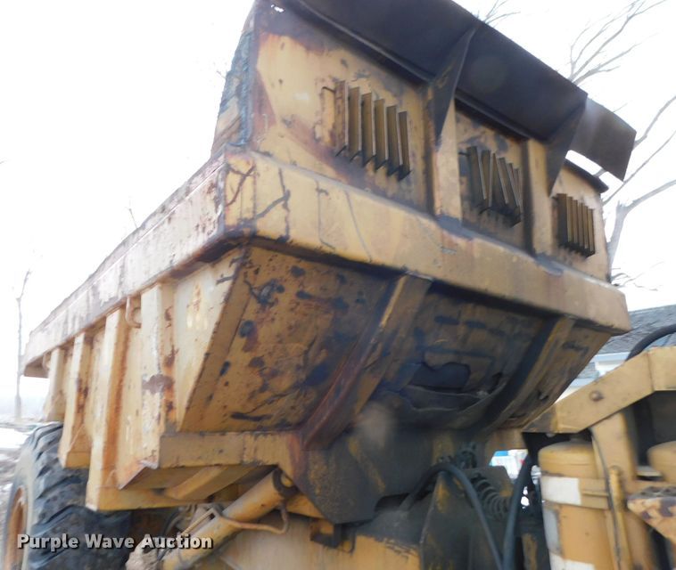 image for item DJ5943 Caterpillar D25B  articulated haul truck