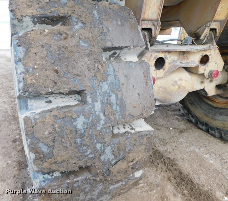 image for item DJ5943 Caterpillar D25B  articulated haul truck