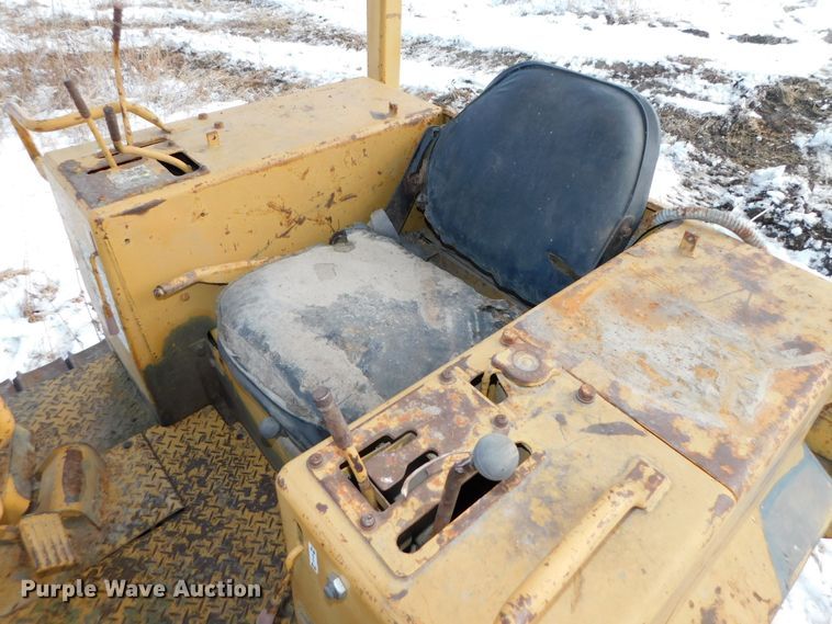 image for item DJ5944 1984 Komatsu D31P-17  dozer