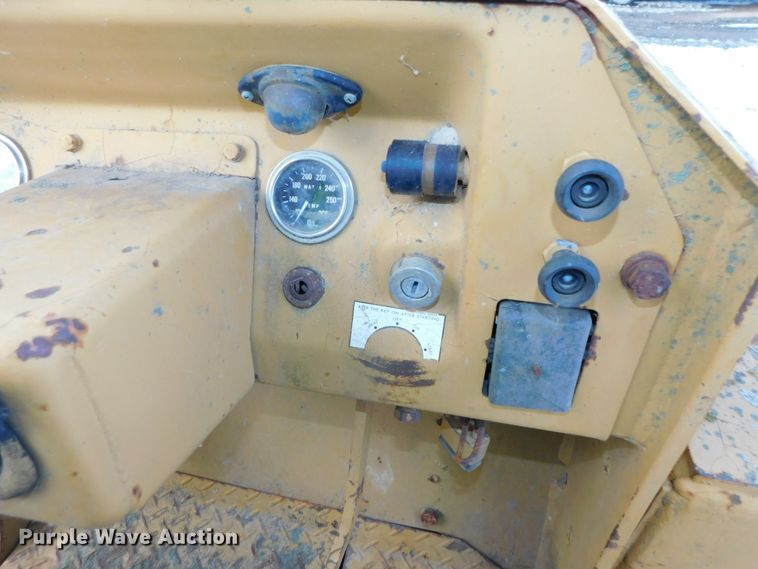 image for item DJ5944 1984 Komatsu D31P-17  dozer