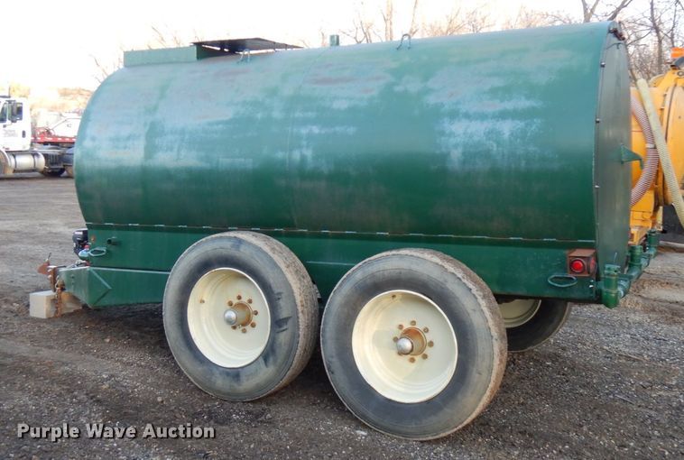 image for item DJ6031 Water tank trailer