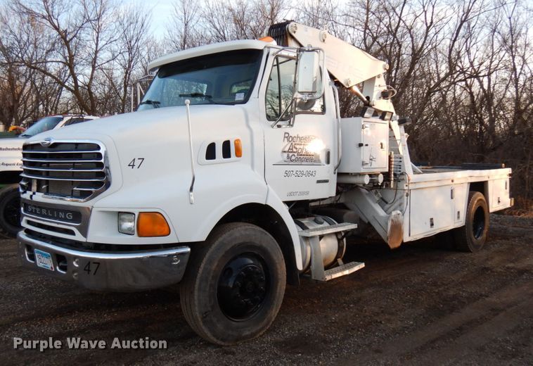 image for item DJ6032 2005 Sterling L-Line  crane truck