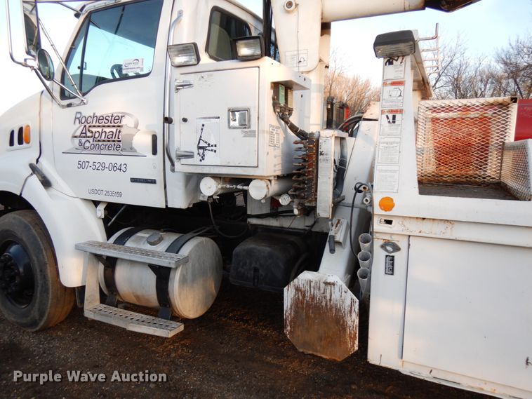 image for item DJ6032 2005 Sterling L-Line  crane truck