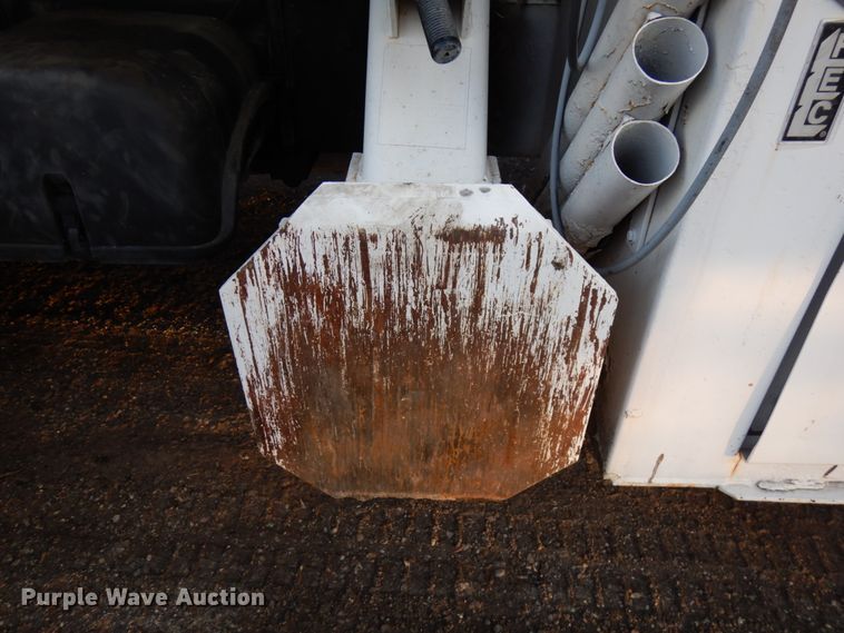 image for item DJ6032 2005 Sterling L-Line  crane truck