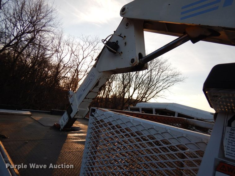 image for item DJ6032 2005 Sterling L-Line  crane truck