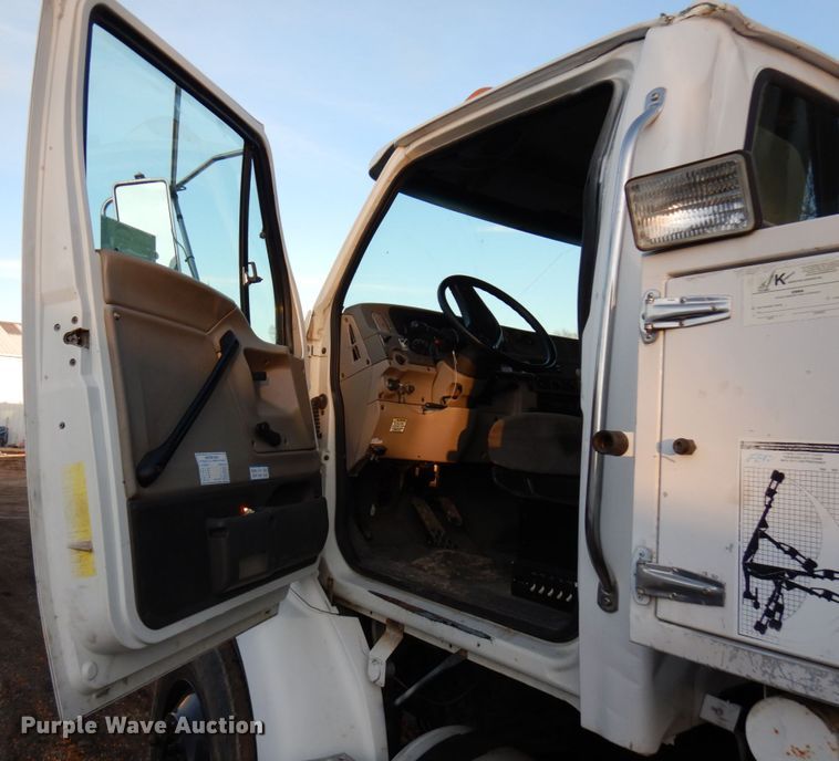 image for item DJ6032 2005 Sterling L-Line  crane truck