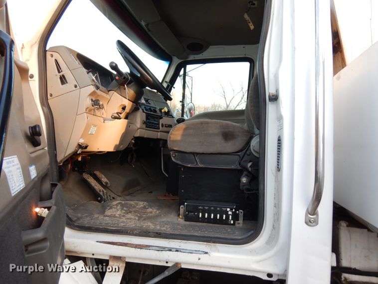 image for item DJ6032 2005 Sterling L-Line  crane truck