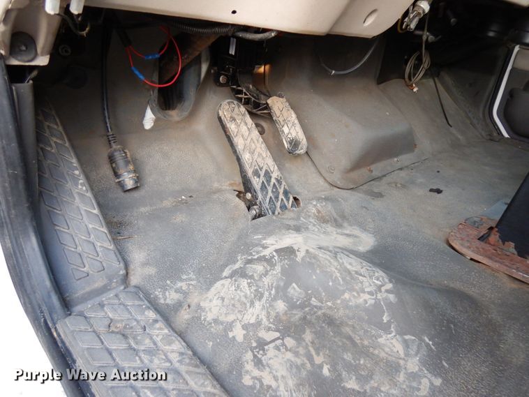 image for item DJ6032 2005 Sterling L-Line  crane truck