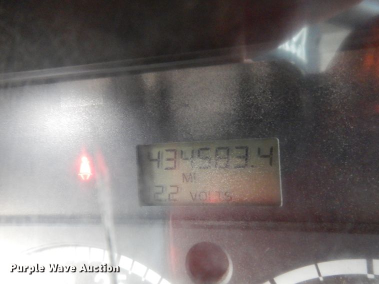 image for item DJ6032 2005 Sterling L-Line  crane truck