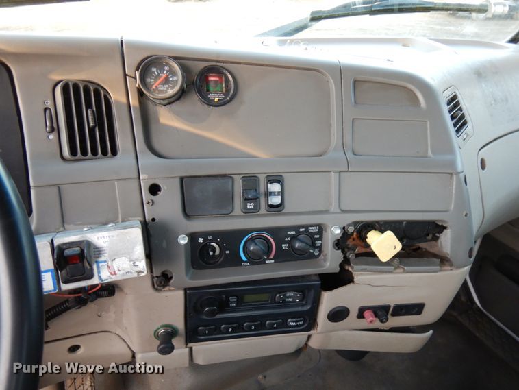 image for item DJ6032 2005 Sterling L-Line  crane truck