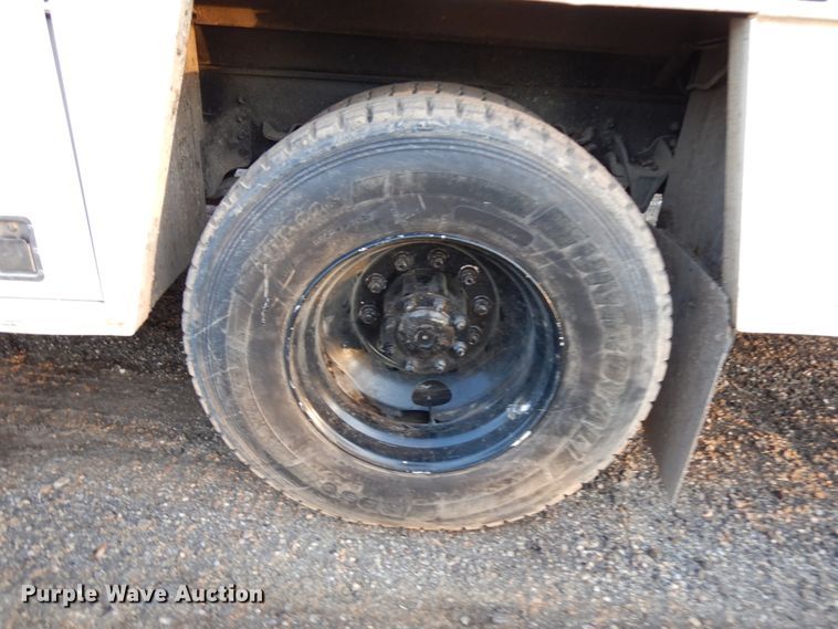 image for item DJ6032 2005 Sterling L-Line  crane truck