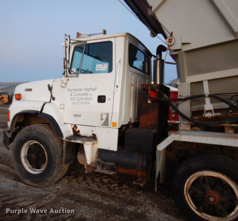 image for item DJ6033 1994 Ford L9000  rock slinger truck