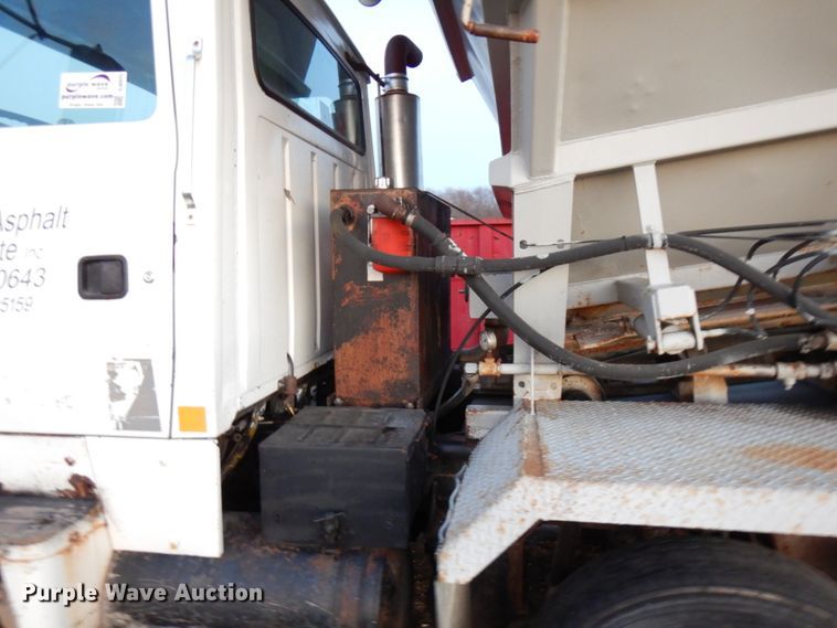 image for item DJ6033 1994 Ford L9000  rock slinger truck