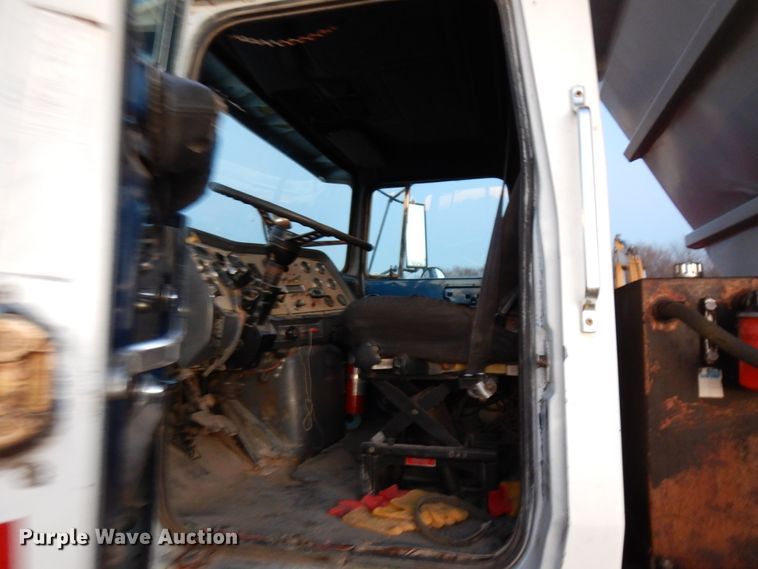 image for item DJ6033 1994 Ford L9000  rock slinger truck