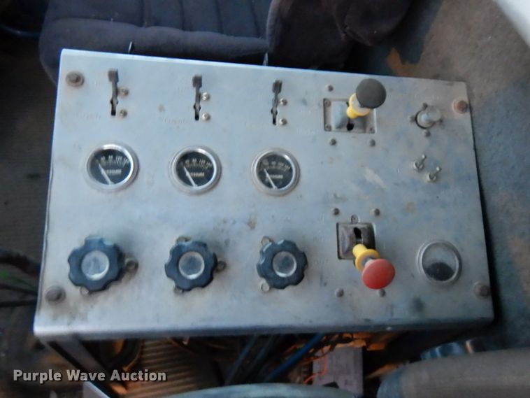 image for item DJ6033 1994 Ford L9000  rock slinger truck