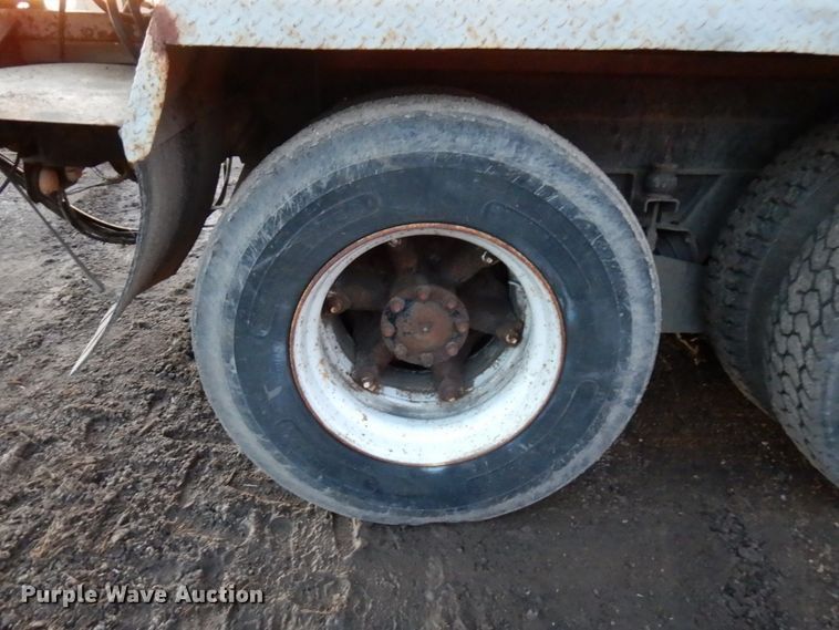 image for item DJ6033 1994 Ford L9000  rock slinger truck