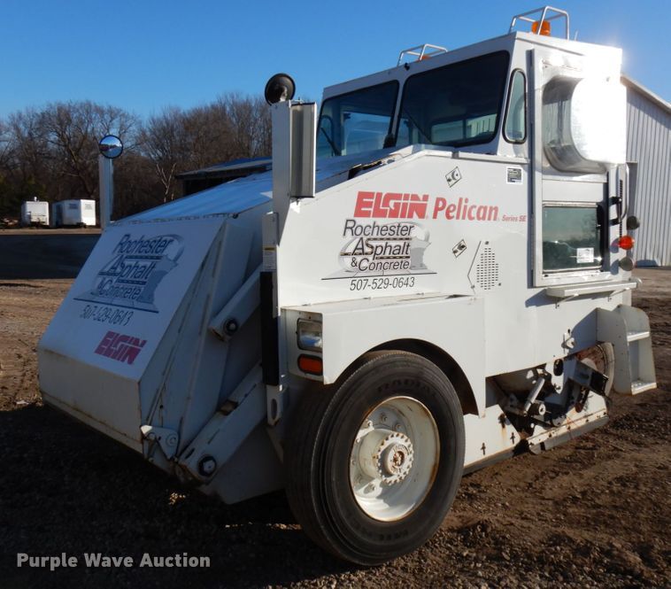 image for item DJ6034 1989 Elgin Pelican  street sweeper