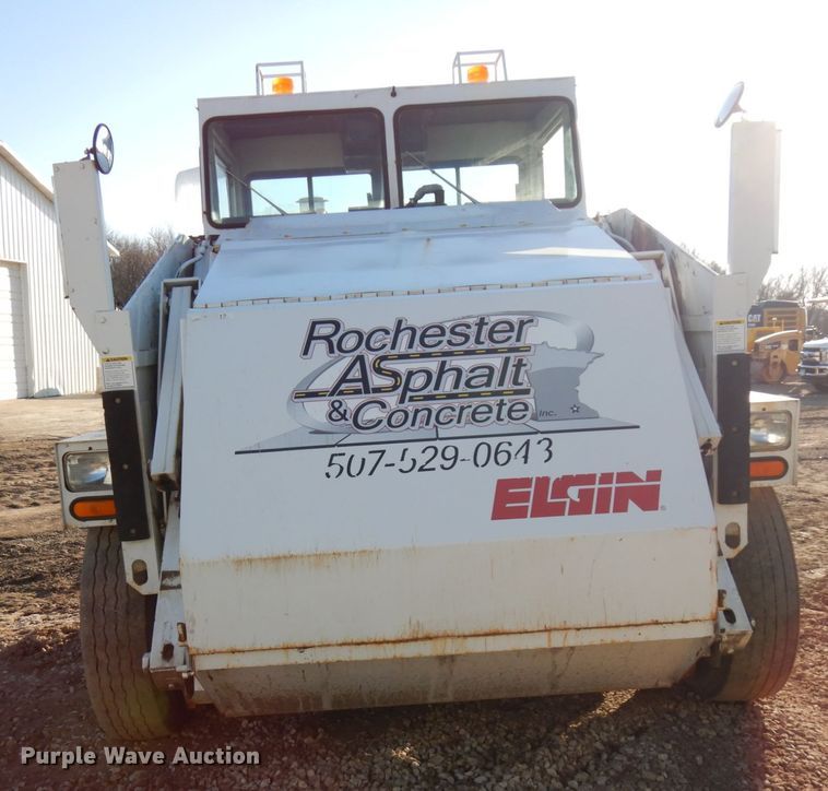 image for item DJ6034 1989 Elgin Pelican  street sweeper