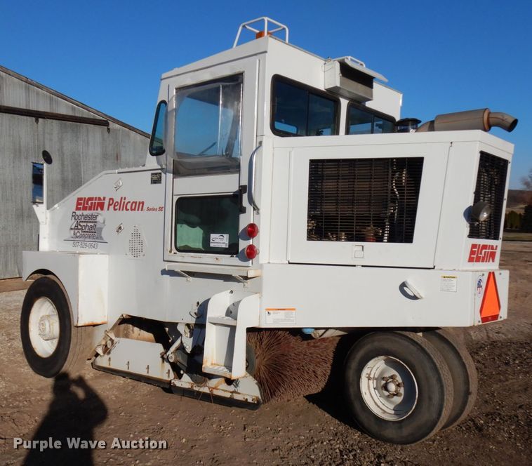 image for item DJ6034 1989 Elgin Pelican  street sweeper