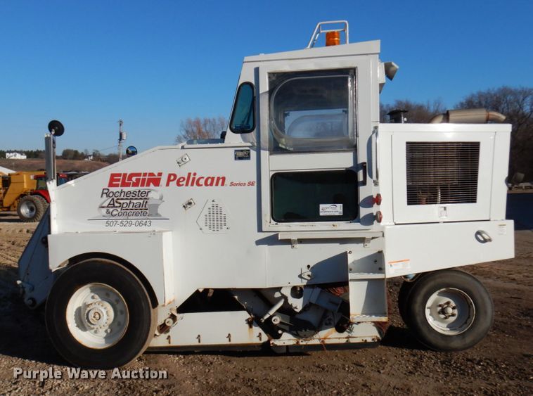 image for item DJ6034 1989 Elgin Pelican  street sweeper
