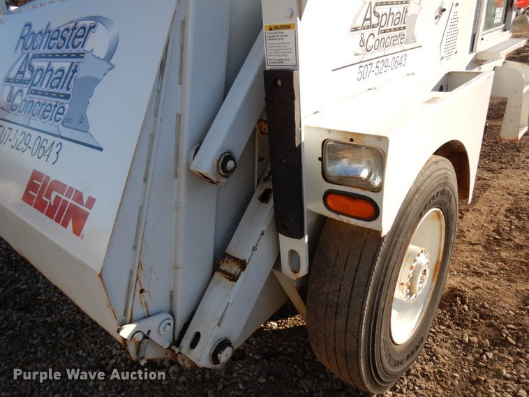 image for item DJ6034 1989 Elgin Pelican  street sweeper