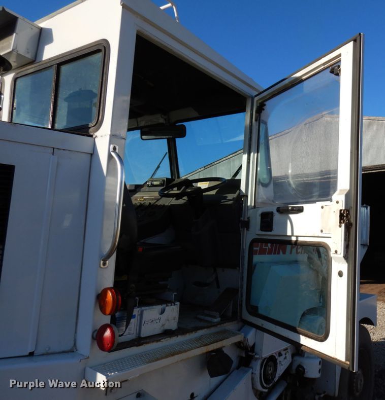 image for item DJ6034 1989 Elgin Pelican  street sweeper