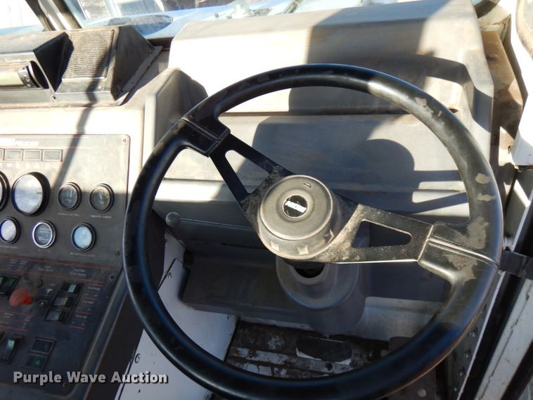 image for item DJ6034 1989 Elgin Pelican  street sweeper