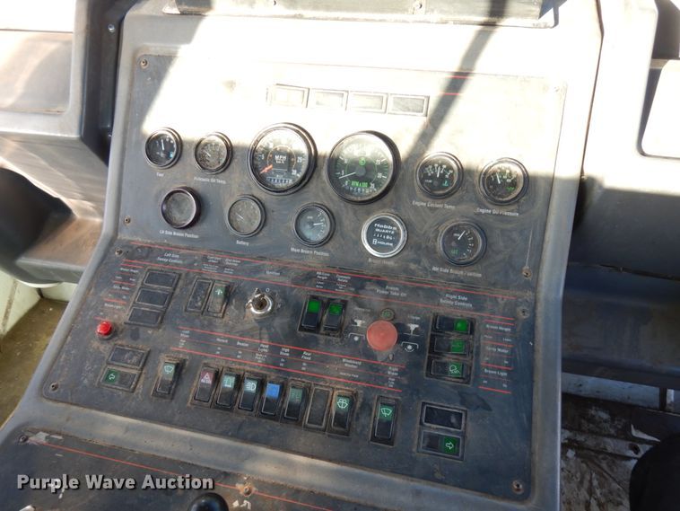 image for item DJ6034 1989 Elgin Pelican  street sweeper