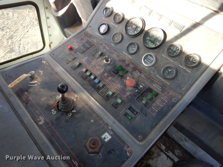 image for item DJ6034 1989 Elgin Pelican  street sweeper