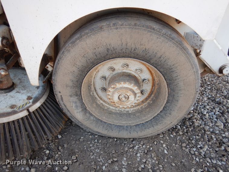 image for item DJ6034 1989 Elgin Pelican  street sweeper