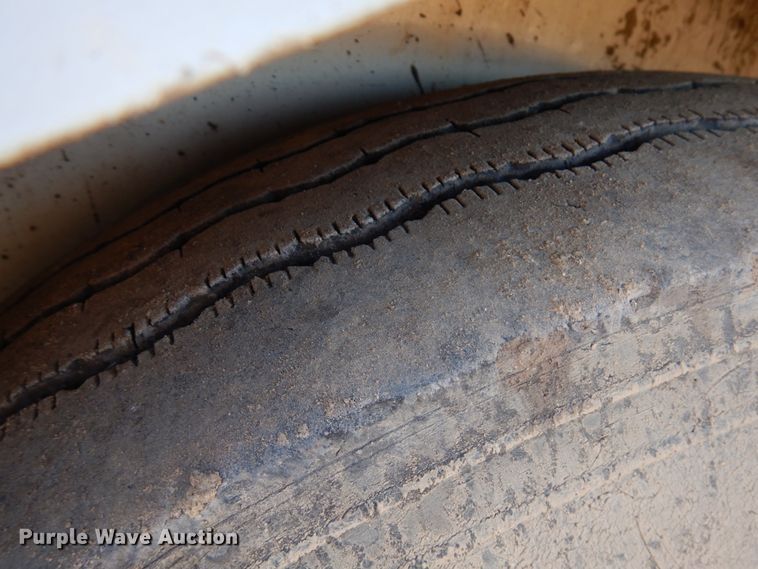 image for item DJ6034 1989 Elgin Pelican  street sweeper