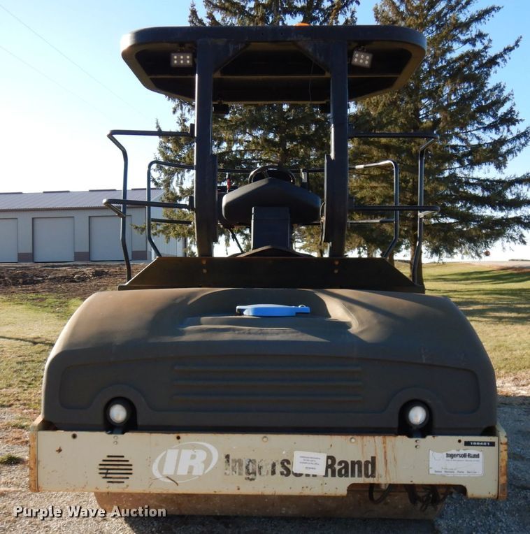 image for item DJ6042 Ingersoll Rand DD-118HFA  vibratory double drum roller