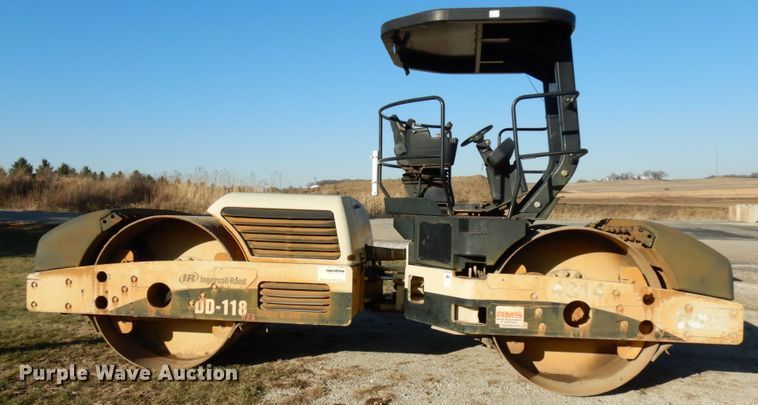 image for item DJ6042 Ingersoll Rand DD-118HFA  vibratory double drum roller