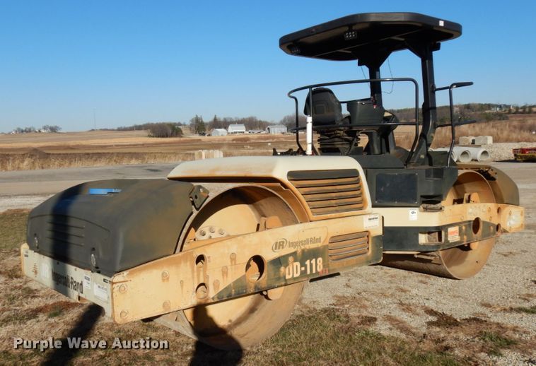 image for item DJ6042 Ingersoll Rand DD-118HFA  vibratory double drum roller