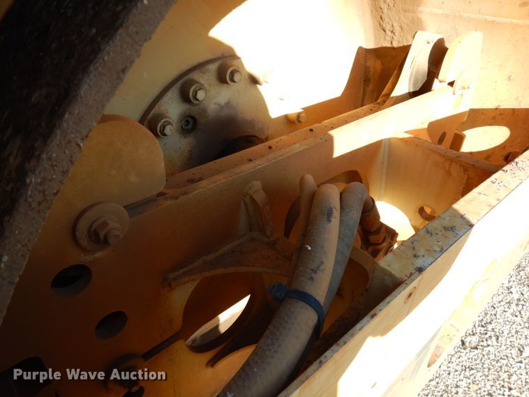 image for item DJ6042 Ingersoll Rand DD-118HFA  vibratory double drum roller