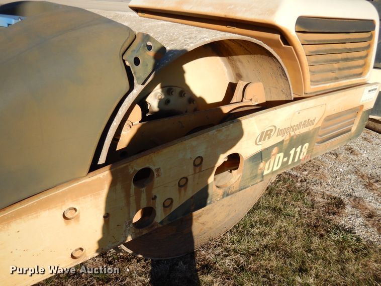 image for item DJ6042 Ingersoll Rand DD-118HFA  vibratory double drum roller