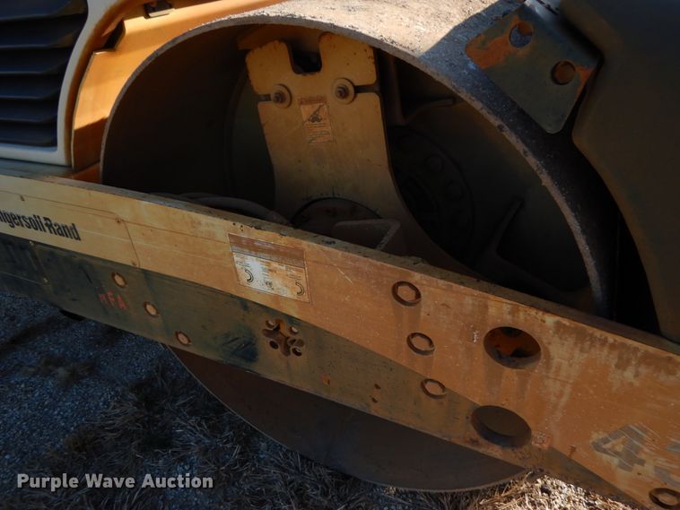 image for item DJ6042 Ingersoll Rand DD-118HFA  vibratory double drum roller