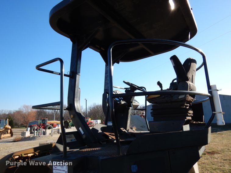 image for item DJ6042 Ingersoll Rand DD-118HFA  vibratory double drum roller