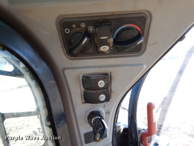 image for item DJ6045 2017 Caterpillar 279D  tracked skid steer loader